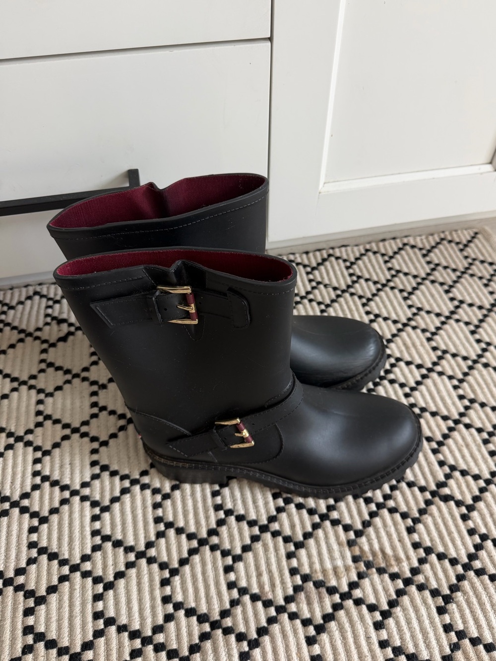 Tommy Hilfiger Black Ankle Rain Boots with Burgundy Lining